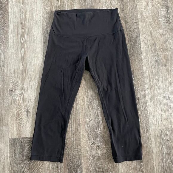 Lululemon Black Cropped Capri Leggings - Size: 6 - Picture 1 of 6